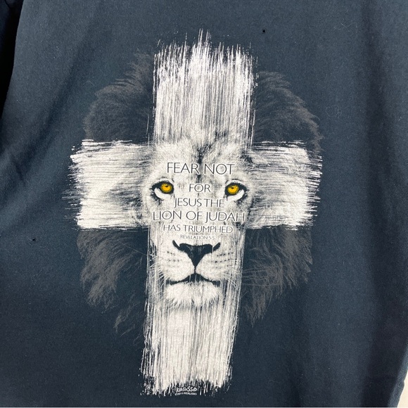 Fear Not For Jesus Lion Of Judah Triumphed T-Shirt Religious Jesus Tee Y2ks Sz M - Picture 2 of 16